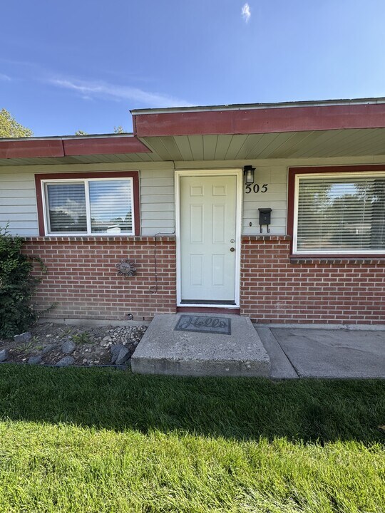 505 W 3rd St N in Mountain Home, ID - Building Photo