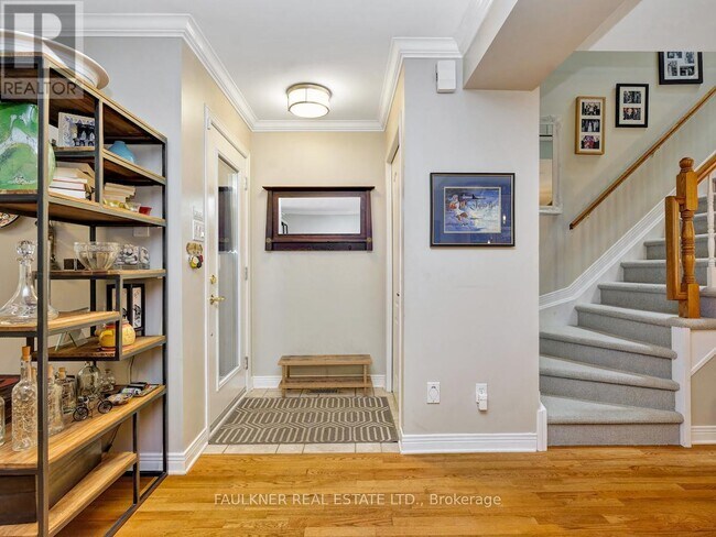 27 Warrington Dr in Ottawa, ON - Building Photo - Building Photo