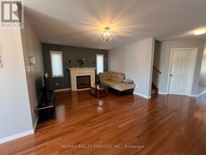 26 Mossgrove Crescent in Brampton, ON - Building Photo - Building Photo