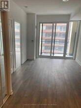 100-100 Eagle Rock Way in Vaughan, ON - Building Photo - Building Photo
