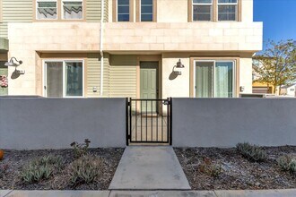 27116 Valley Oak Pl in Valencia, CA - Building Photo - Building Photo