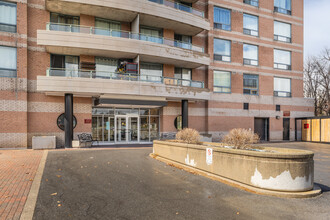 Waterford in Ottawa, ON - Building Photo - Building Photo