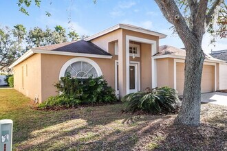 27448 Sky Lake Cir in Wesley Chapel, FL - Building Photo - Building Photo