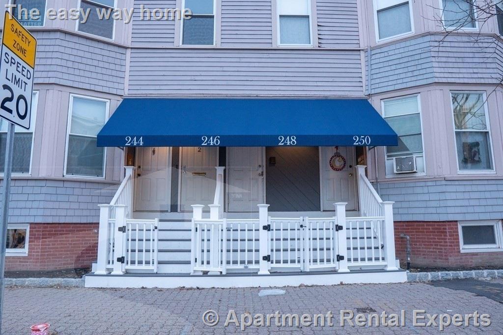 246 Hampshire St in Cambridge, MA - Building Photo
