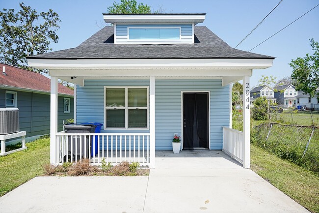property at 2044 Echo Ave