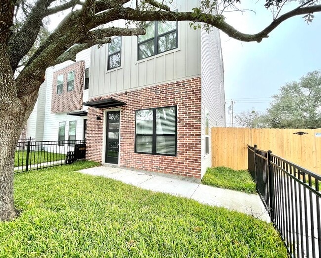 property at 710 Vassar Ct