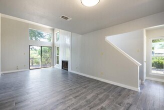6913 Thorncliffe Dr in Austin, TX - Building Photo - Building Photo