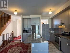 22 Queenpost Dr in Brampton, ON - Building Photo - Building Photo