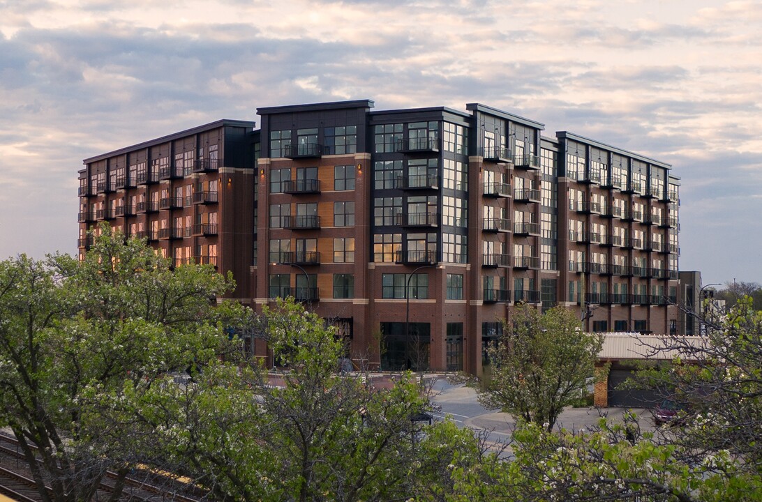 Maple Street Lofts in Mount Prospect, IL - Building Photo