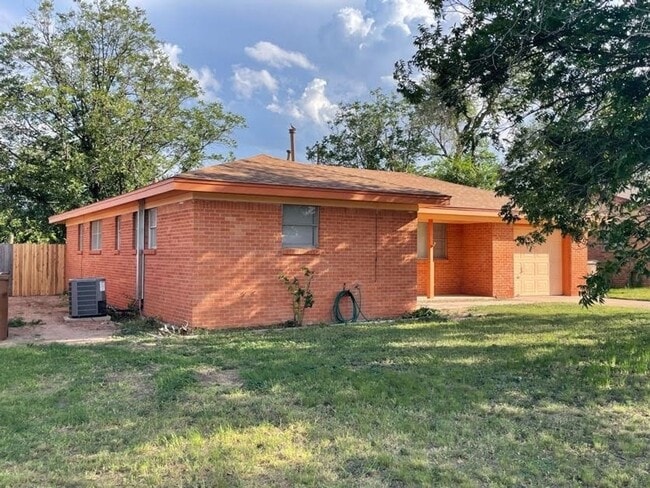 3232 Drexel Ave in Big Spring, TX - Building Photo - Building Photo