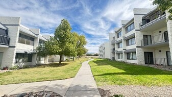 7777 E Golf Links Rd in Tucson, AZ - Building Photo
