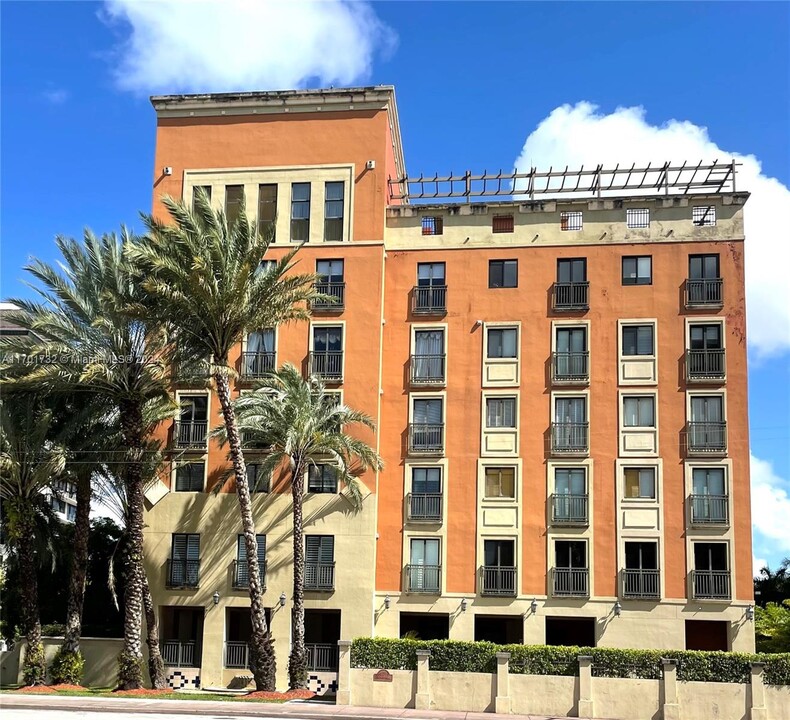 671 Biltmore Way, Unit 402 in Coral Gables, FL - Foto de edificio