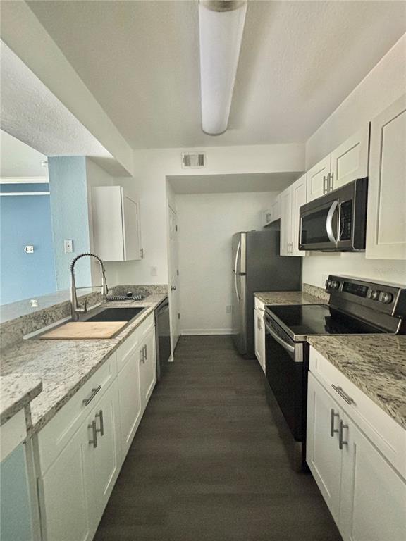 17110 Carrington Park Dr in Tampa, FL - Building Photo - Building Photo