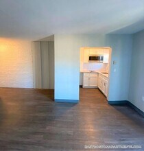 300 Meridian St in Boston, MA - Building Photo - Building Photo