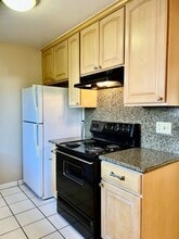 901 Veterans Dr in Martinez, CA - Building Photo - Building Photo