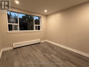 40 Torbolton Dr in Toronto, ON - Building Photo - Building Photo