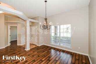 652 Reflection Cove Rd in Jacksonville, FL - Building Photo - Building Photo