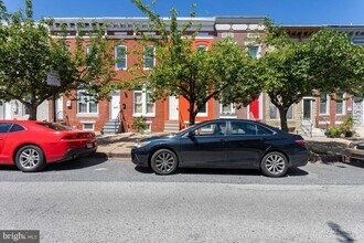 408 N Collington Ave in Baltimore, MD - Foto de edificio - Building Photo
