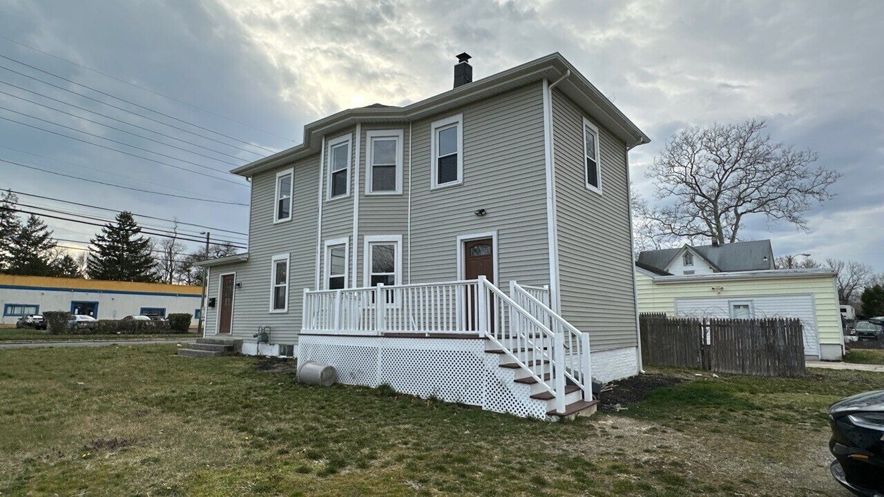 102 W Delilah Rd in Pleasantville, NJ - Building Photo