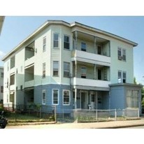 92 Lonsdale St in Pawtucket, RI - Building Photo