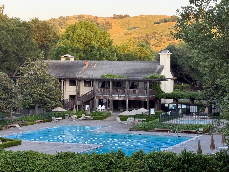 304 Sycamore Hill Ct in Danville, CA - Building Photo