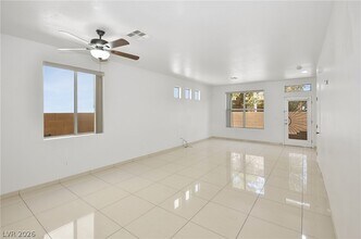 4218 S Sugar Dr in Las Vegas, NV - Building Photo - Building Photo