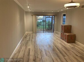 2950 Olivewood Terrace in Boca Raton, FL - Building Photo - Building Photo
