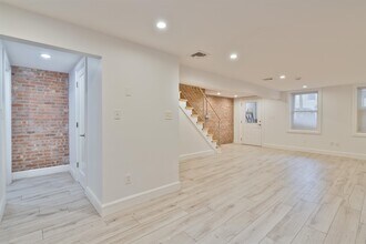 47 Poplar St in Jersey City, NJ - Building Photo - Building Photo