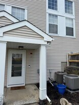 17 The Knolls in Warwick, NY - Building Photo