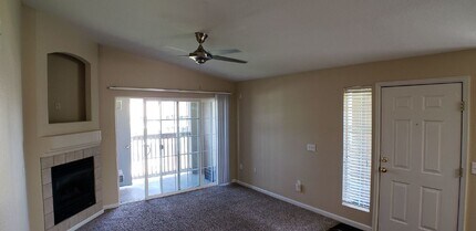 1425 S Galena Way, Unit Apt 204 in Denver, CO - Building Photo - Building Photo