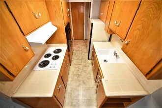 301 Lenox Ave in Oakland, CA - Building Photo - Building Photo