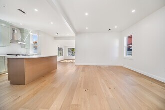 11 Knollin St in Malden, MA - Building Photo - Building Photo