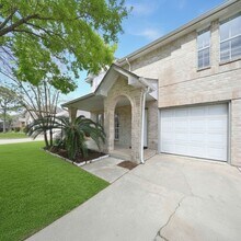 2914 Silent Dr in Sugar Land, TX - Building Photo - Building Photo