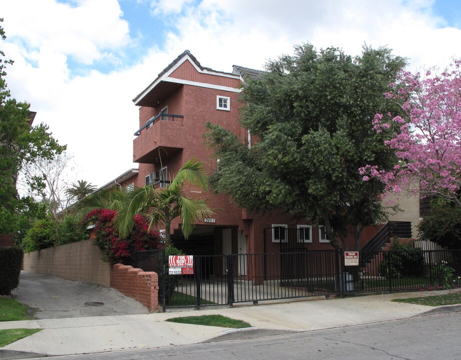 2309 N Naomi St in Burbank, CA - Foto de edificio
