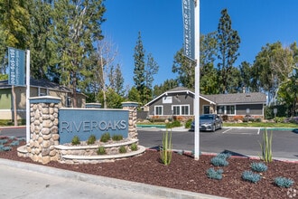 River Oaks in Riverside, CA - Building Photo - Building Photo