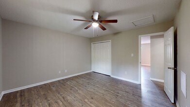 Caldwell Court Apartments! in Greenville, NC - Foto de edificio - Building Photo