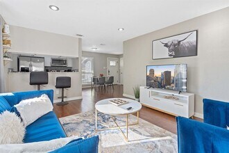 1906 Valley Hill Cir in Austin, TX - Building Photo - Building Photo