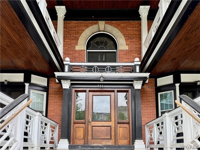 246 Bryant St in Buffalo, NY - Building Photo - Building Photo