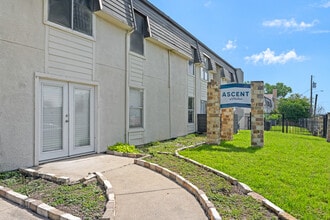 Ascent at Midtown in Dallas, TX - Building Photo - Building Photo