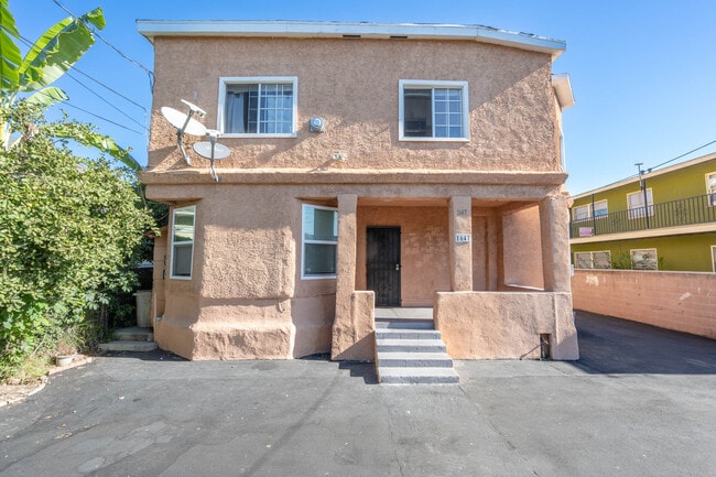 1647 W 12th Pl, Unit 4