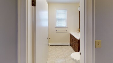 76 Pearson Rd, Unit 1 in Somerville, MA - Building Photo - Building Photo
