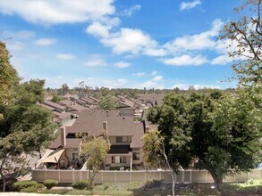 25244 Birch Grove Ln in Lake Forest, CA - Foto de edificio - Building Photo