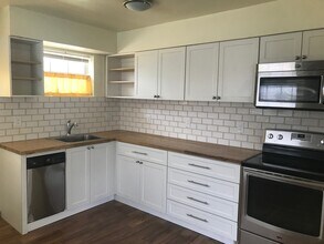 2435 McKinley St in Hollywood, FL - Building Photo - Building Photo