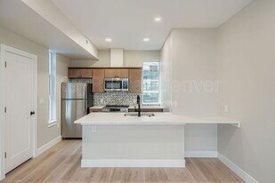 2208 S Albion St in Denver, CO - Building Photo