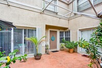 10935 Neptune Dr in Hollywood, FL - Foto de edificio - Building Photo