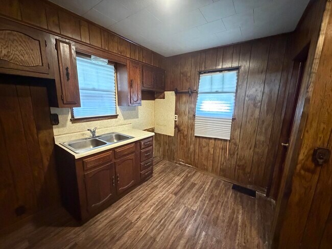 208 Stroup St in Danville, IL - Building Photo - Building Photo