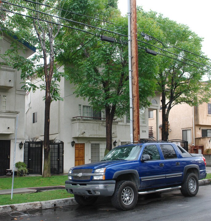 5238 Cartwright Ave in North Hollywood, CA - Building Photo