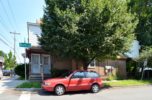 402 Broadway in Rensselaer, NY - Building Photo - Building Photo