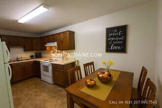 14 Rancourt Ave in Winslow, ME - Foto de edificio - Building Photo