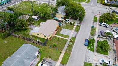 2181 NE 1st Ln in Boynton Beach, FL - Building Photo - Building Photo
